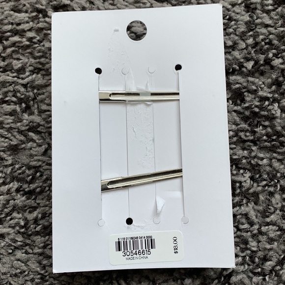 Express Chain Hair Clips - Picture 3 of 3